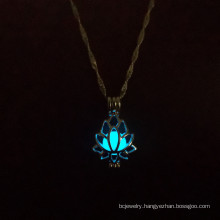 Shangjie OEM collar 2021 Halloween Lotus Luminous Necklace jewelry silver necklace flower necklace